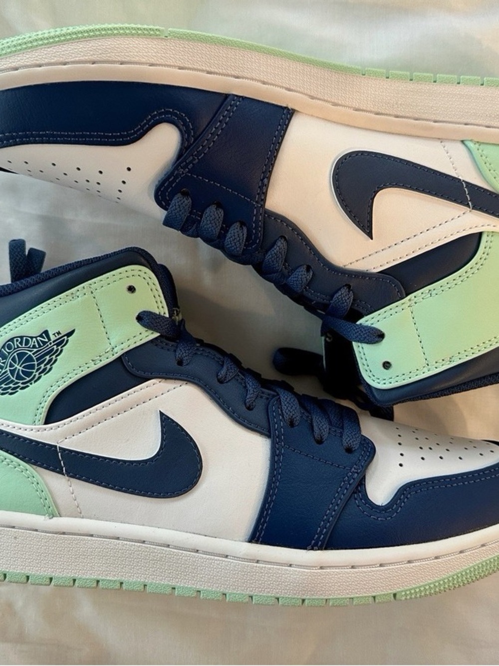 Air Jordan 1 Mid High-Top Sneakers in Green & Blue US 7Y WOMENS 8.5 LIKE NEW
